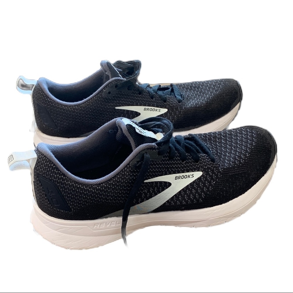 Brooks - Revel 4 great condition, very clean!